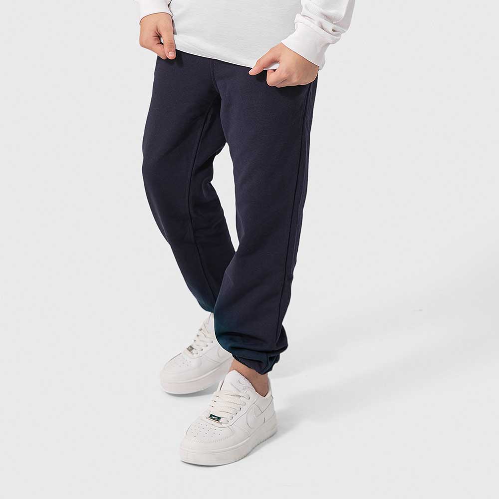Plain regular fit sweatpants by Pompelo