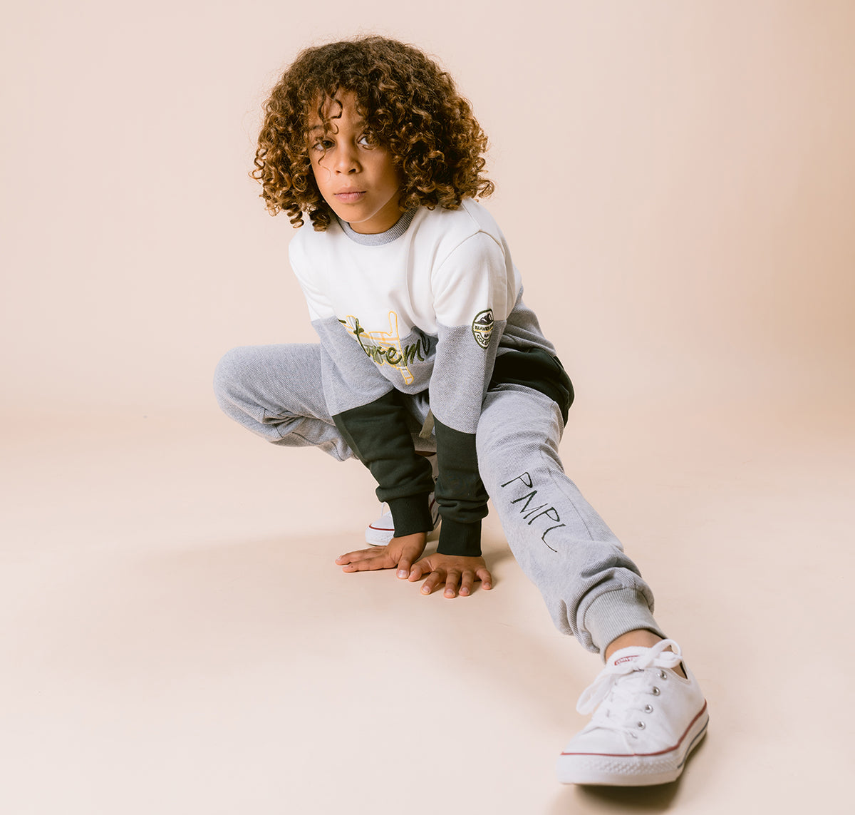 Stylish plain sweat pants for boys by Pompelo